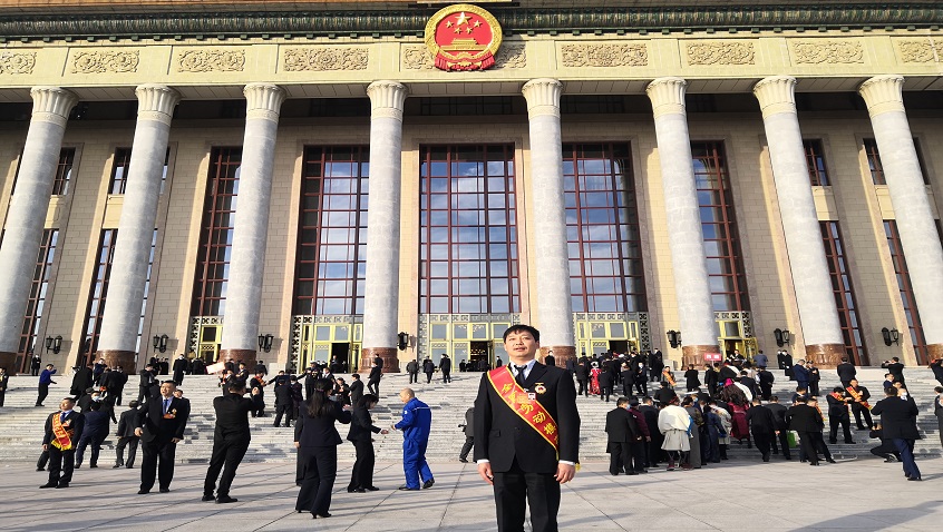 Honor | Feng Huanfeng of Hailiang Group Won the Honorary Title of National Model Worker